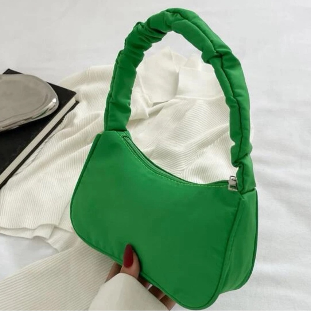 Ruched green purse 💚
